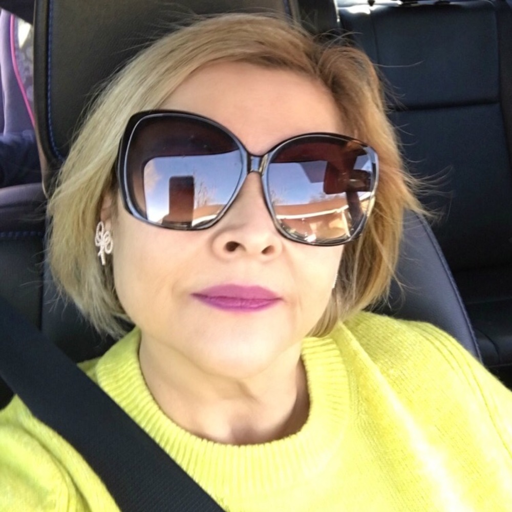 Meet your Posher, Maricela